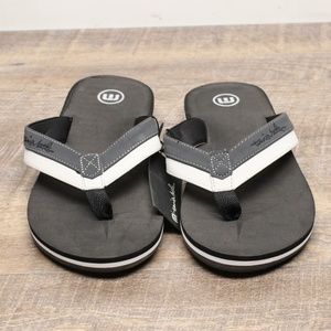 travis mathew flip flops